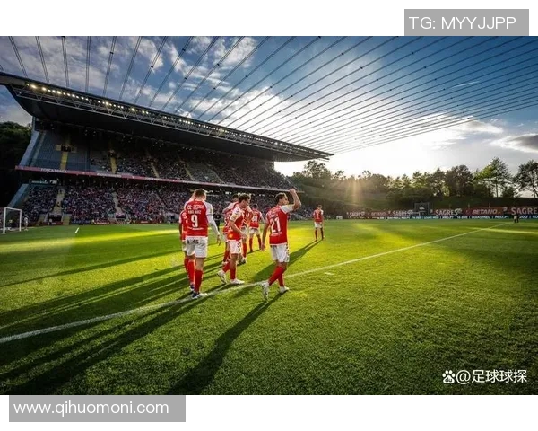 《足球巨星引领潮流 从绿茵场到全球舞台的影响力与魅力》